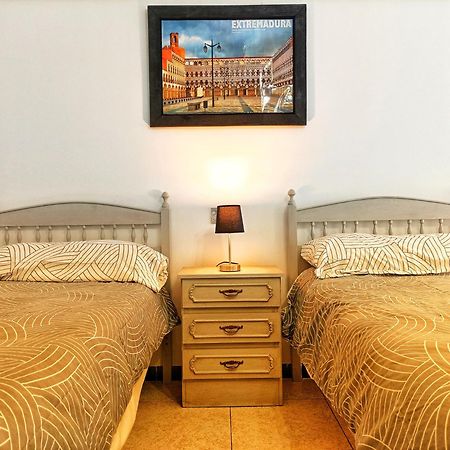 Hostal Restaurante Solaire Castañar de Ibor Extérieur photo