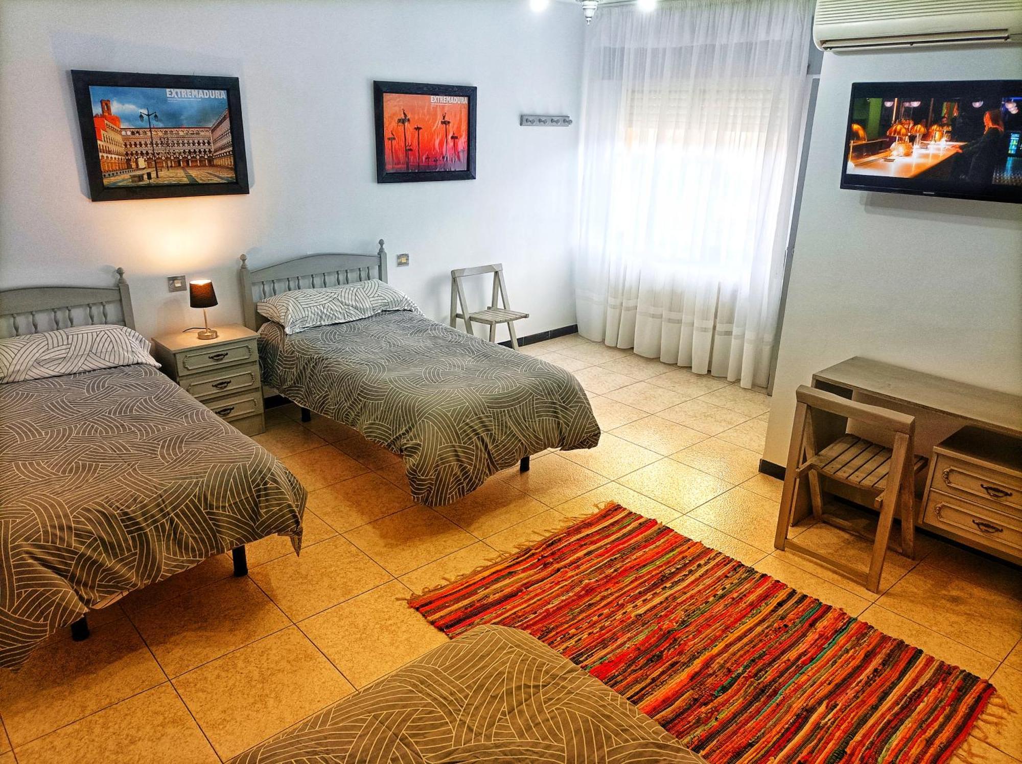 Hostal Restaurante Solaire Castañar de Ibor Extérieur photo