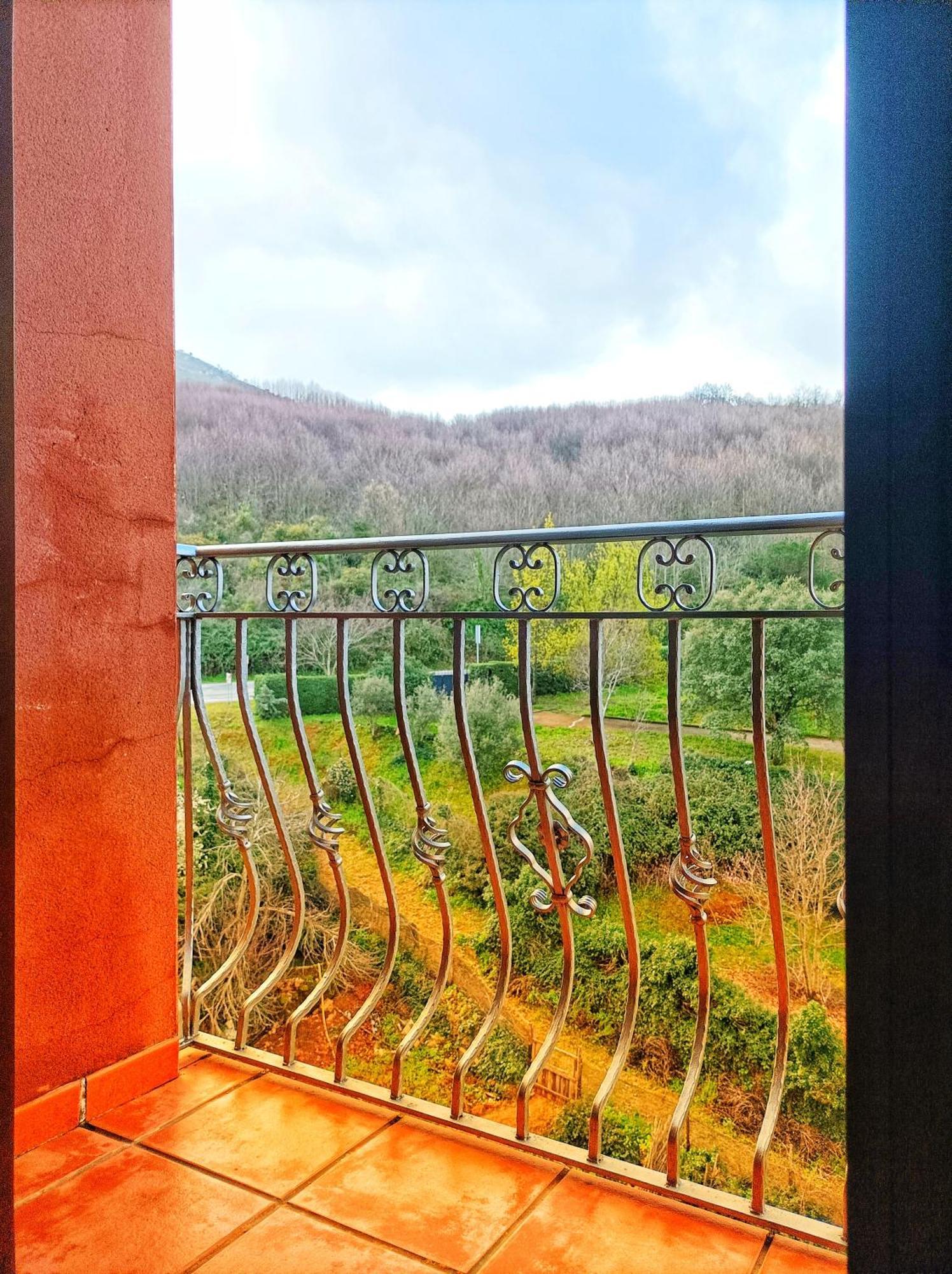 Hostal Restaurante Solaire Castañar de Ibor Extérieur photo