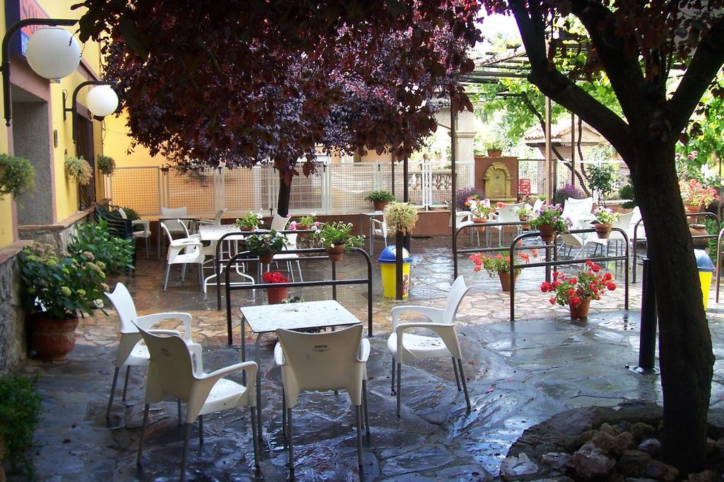 Hostal Restaurante Solaire Castañar de Ibor Extérieur photo