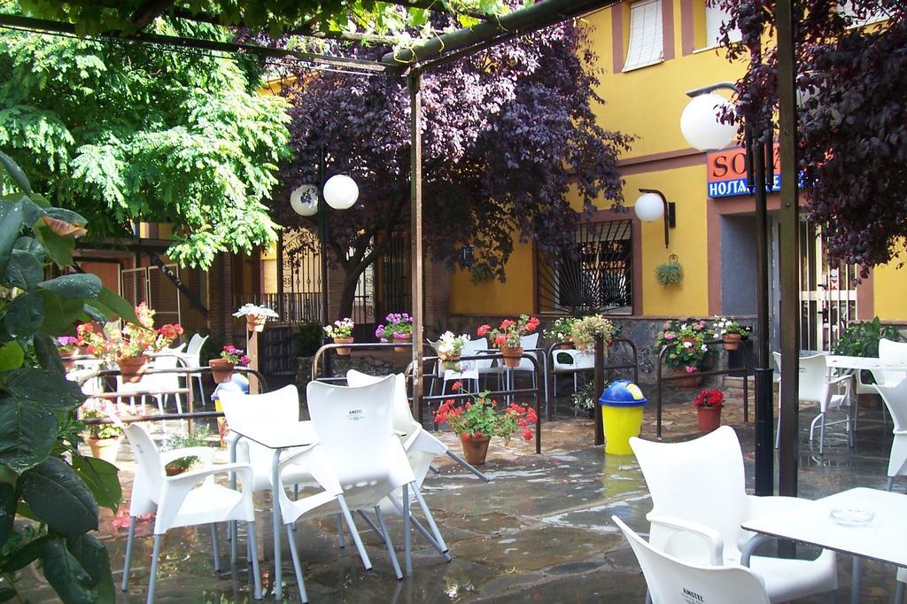 Hostal Restaurante Solaire Castañar de Ibor Extérieur photo