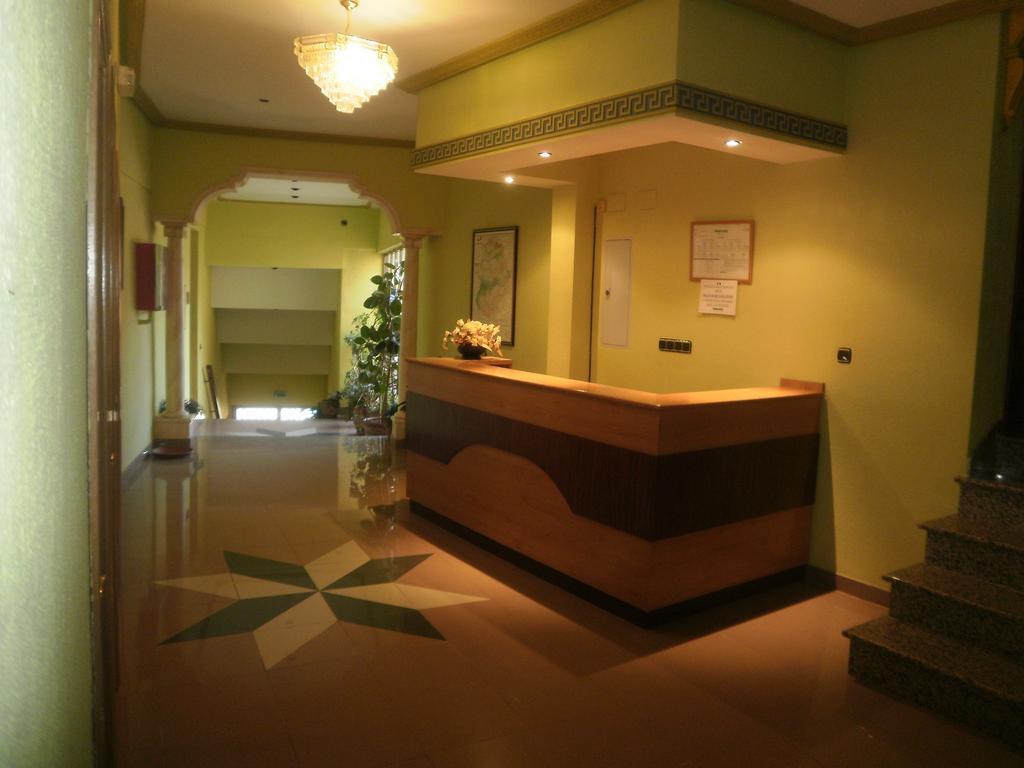 Hostal Restaurante Solaire Castañar de Ibor Extérieur photo