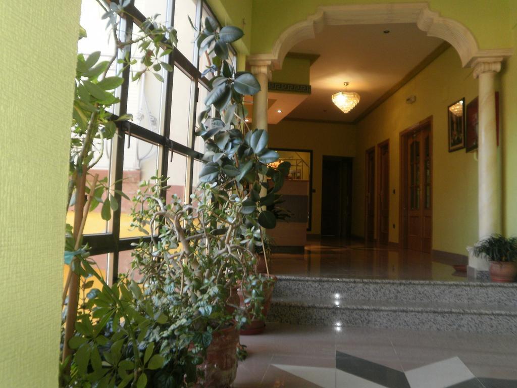 Hostal Restaurante Solaire Castañar de Ibor Extérieur photo
