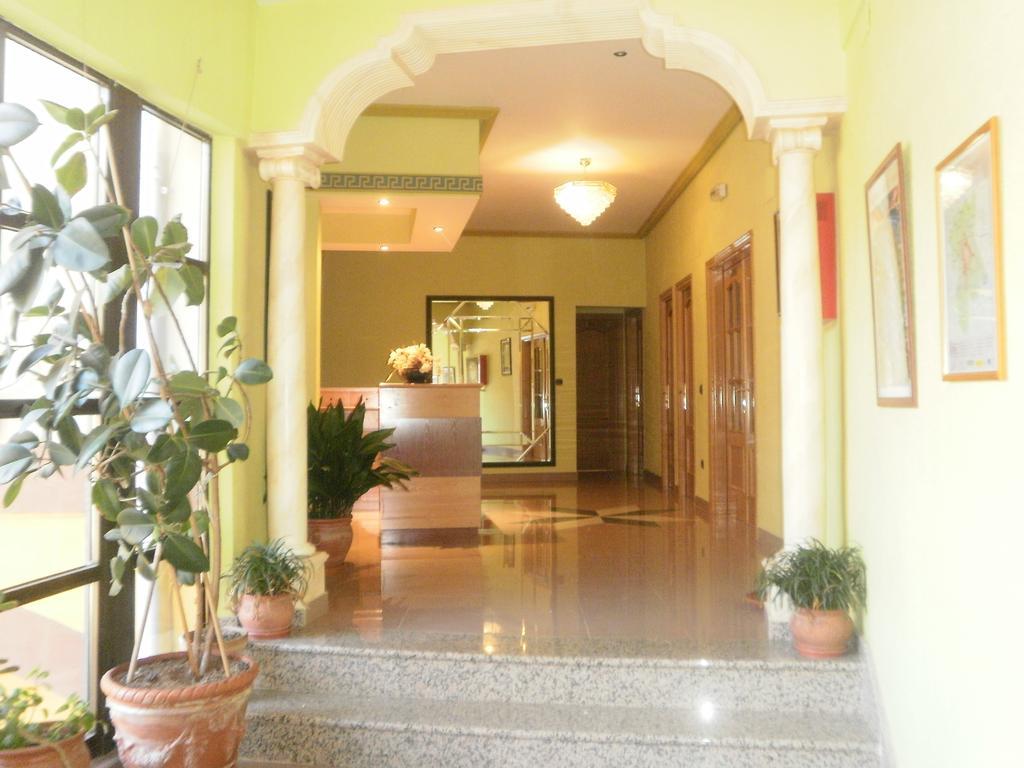 Hostal Restaurante Solaire Castañar de Ibor Extérieur photo
